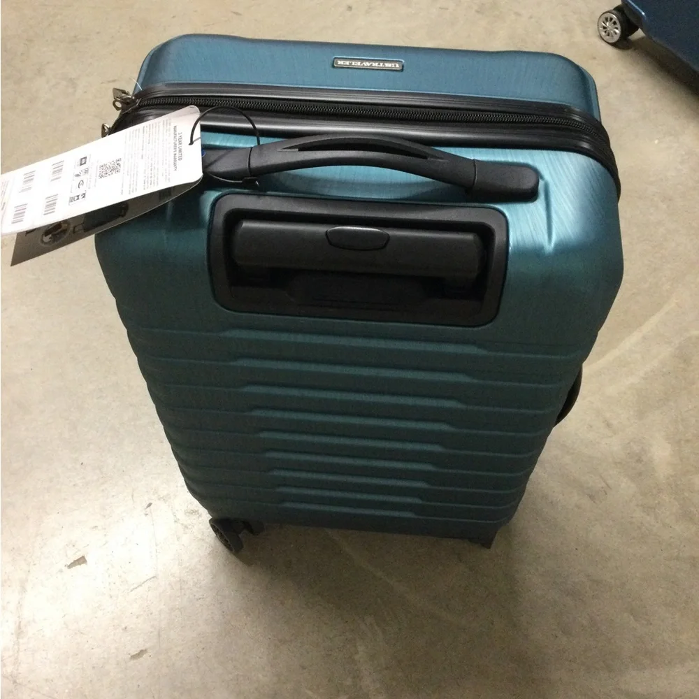 Traveler Teal Hardside Spinner Carry-On